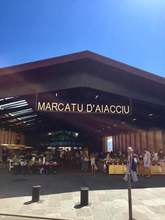 Ajaccio Centre Vieille Ville Imperiale Tt Confort Ttes Commodites 3 A 4 Pers Cathedrale A 300M Mer Port Marche Local Plages 외부 사진